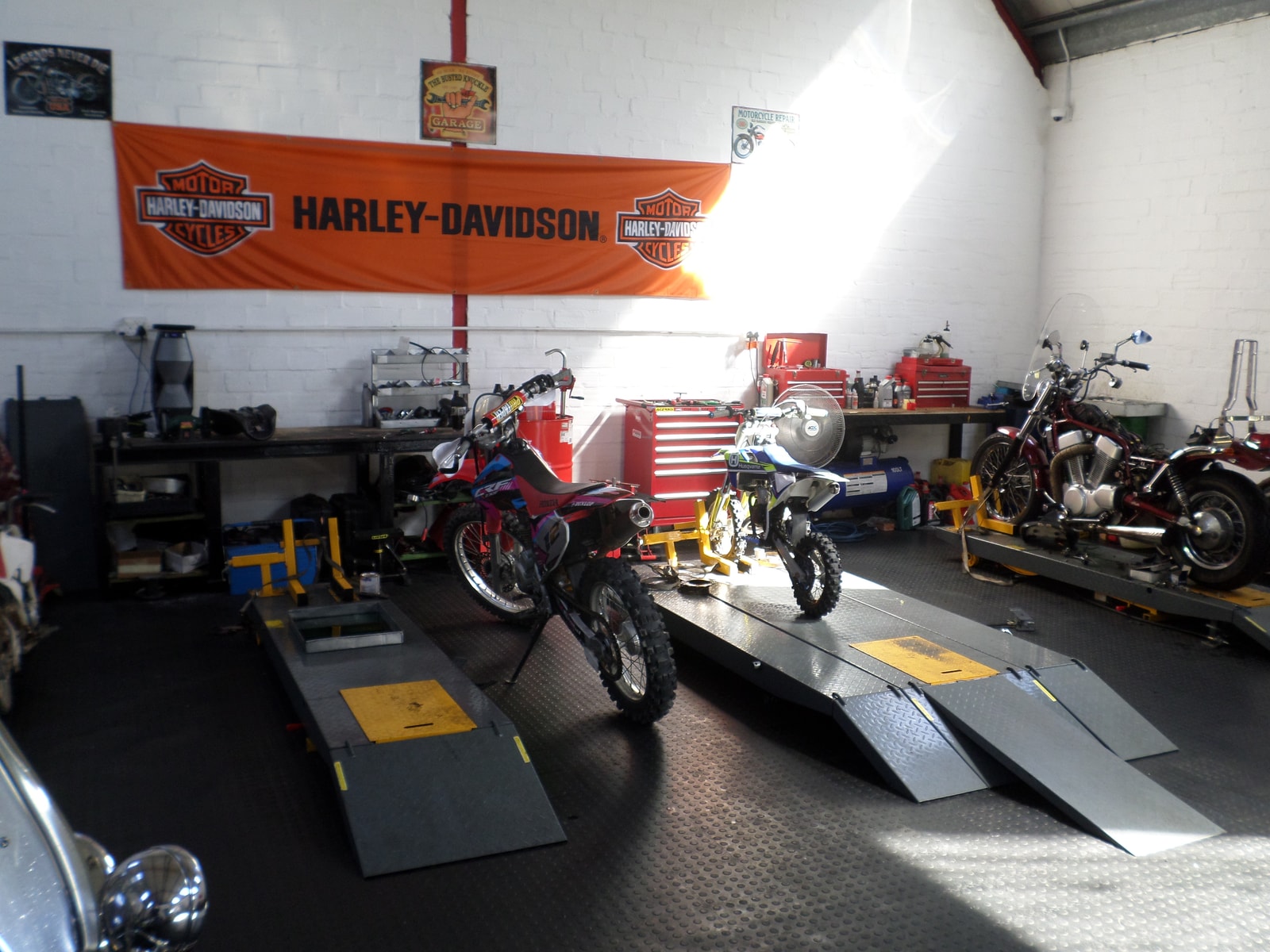 Nicol Basson (Twinz Motorcycles)